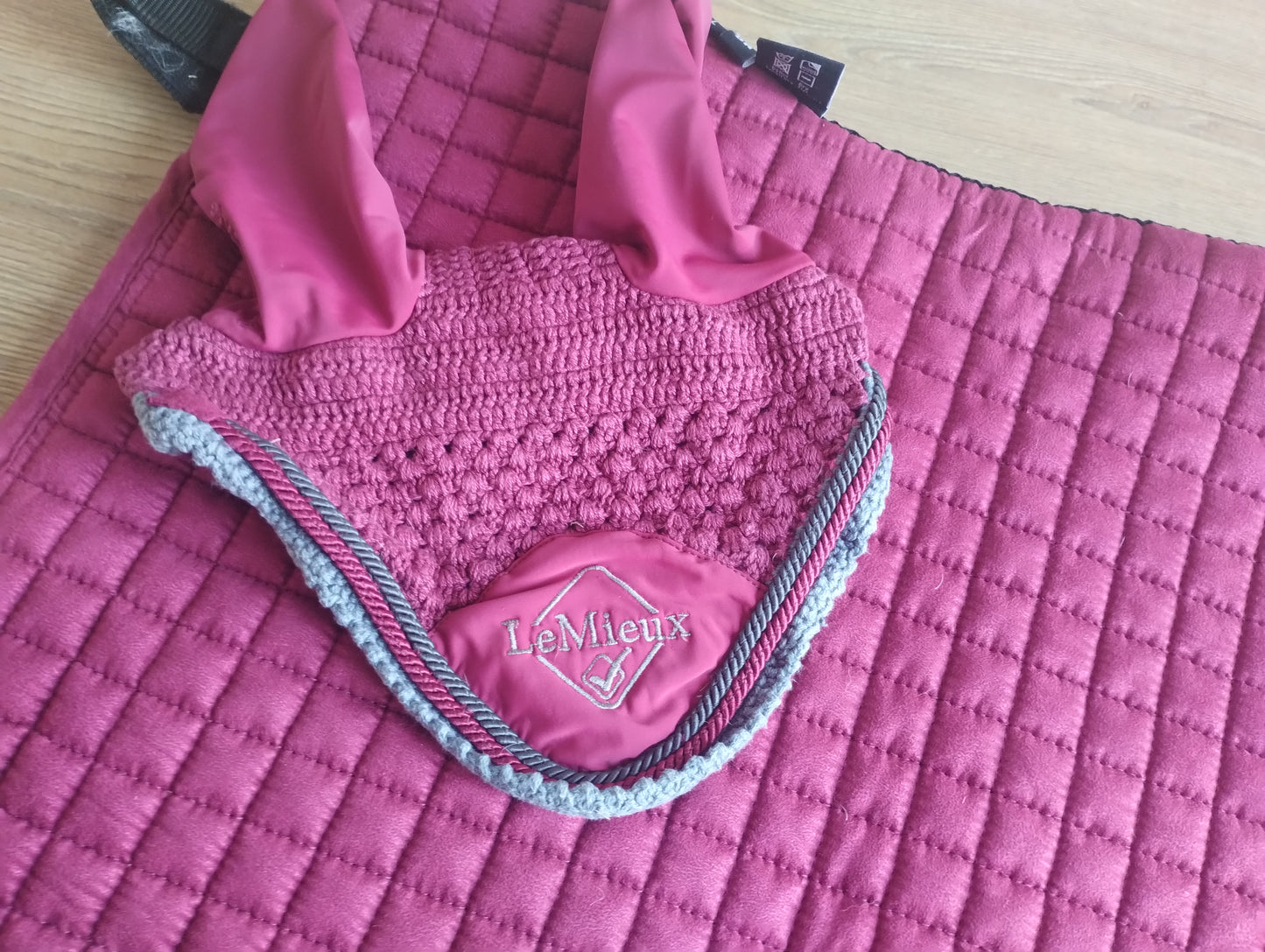 Large Lemieux Mulberry Saddle pad and fly hood set