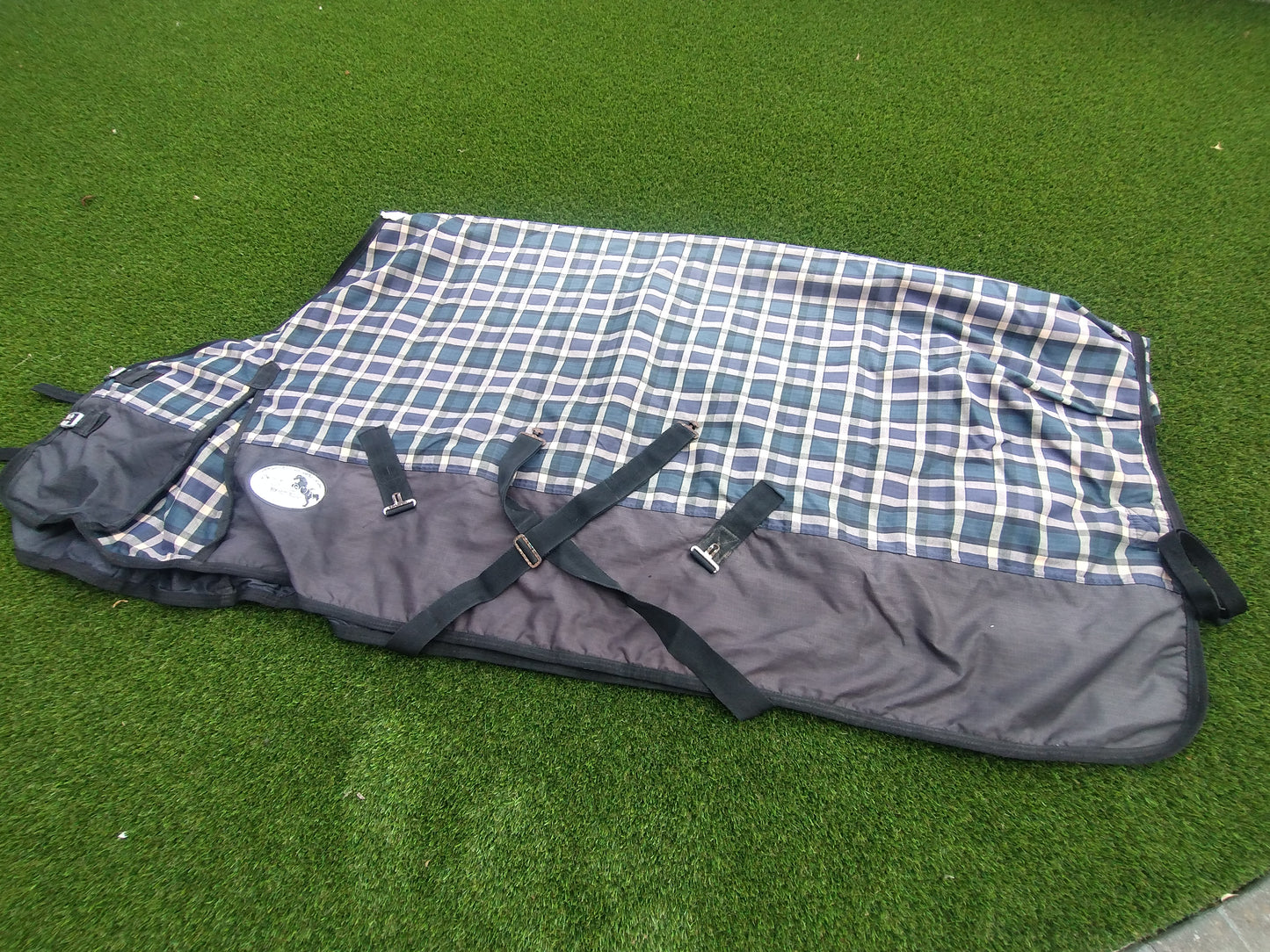 6'9 Equidor medium Turnout Rug