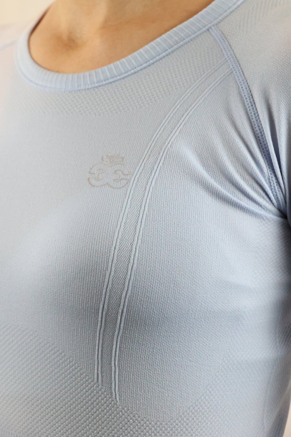 EQUEENE Long Sleeve Seamless Riding Top - Baby Blue