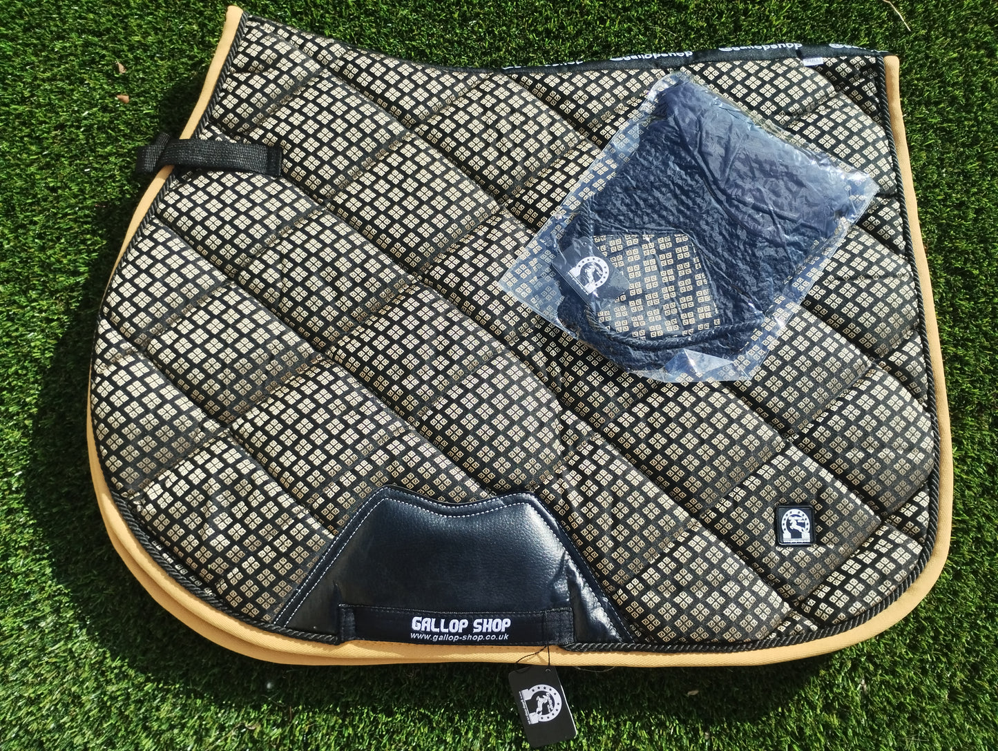 Full- Saddle pad and fly hood