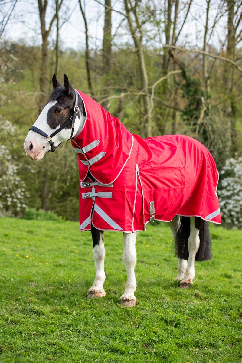 Swish WIDE FIT 200G Detachable Neck Turnout Rug - Red